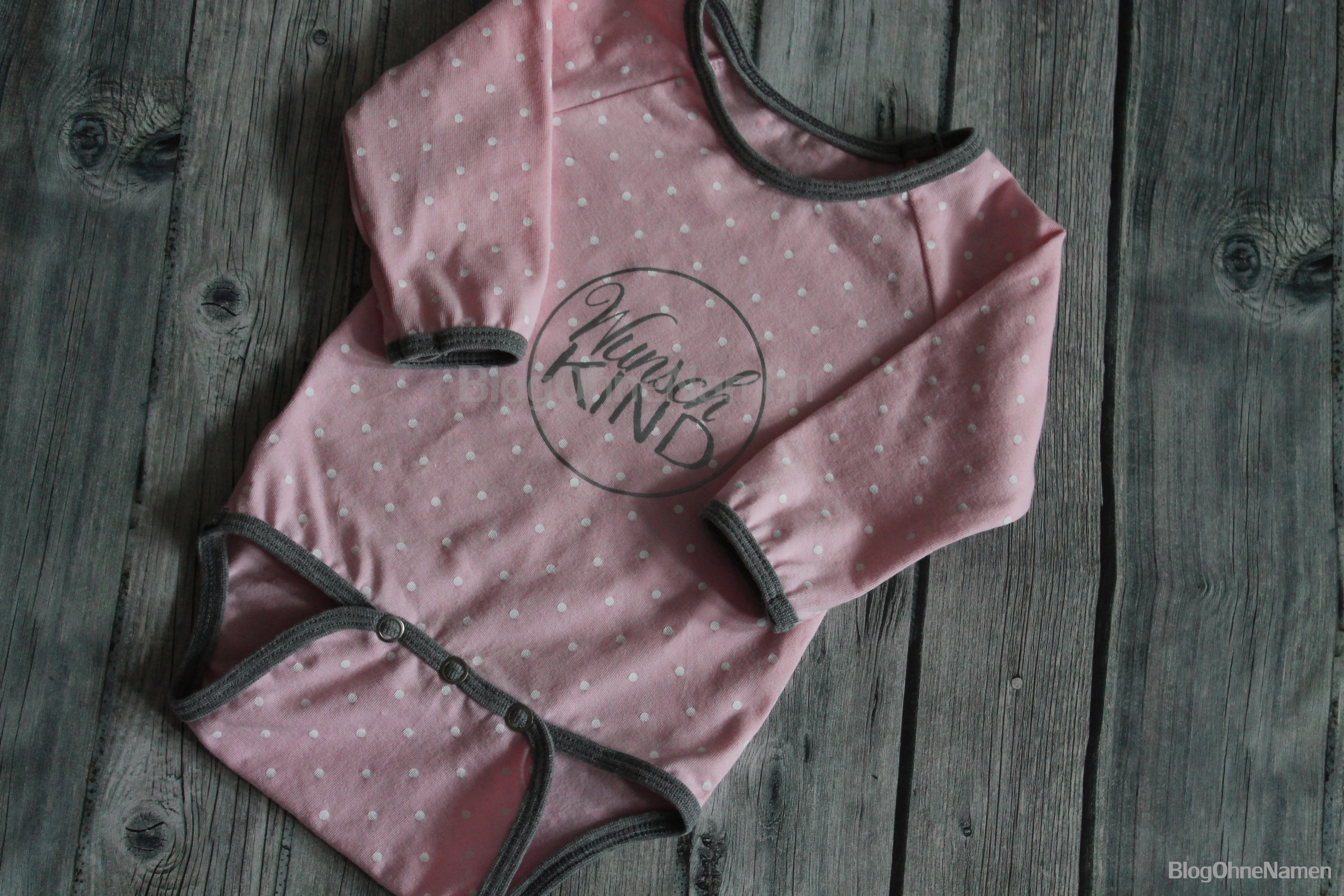 Baby Body für ein Mädchen nähen, Bandeinfasser, Bügelbild Neugeborenes