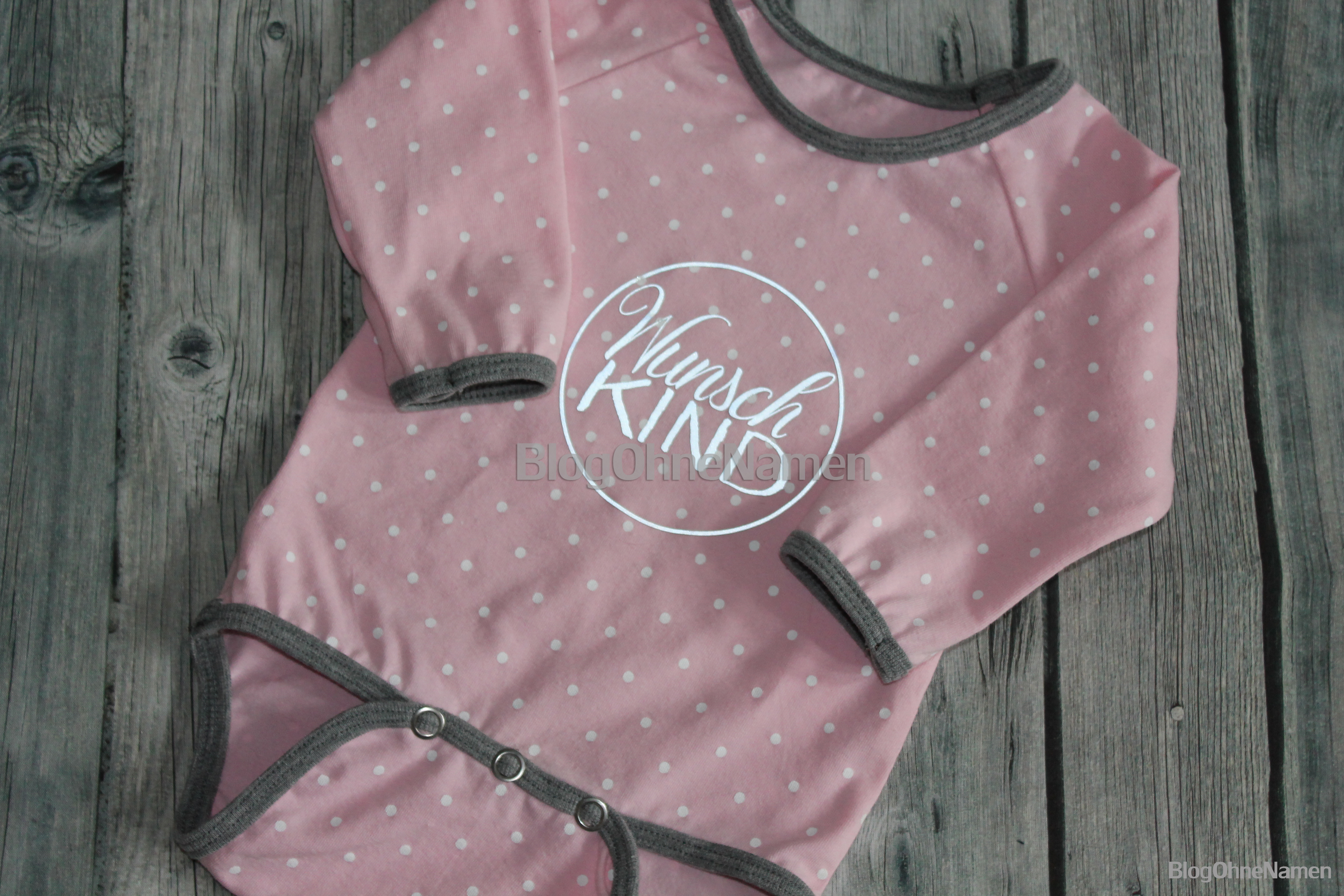 Baby Body für ein Mädchen nähen, Bandeinfasser, Bügelbild Neugeborenes