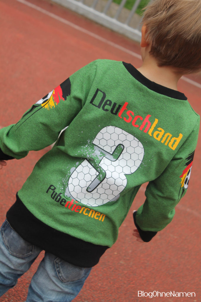 Unser Fußball Pullover zur Europameisterschaft 2016. ♥ Mit dem Plotter gestaltet.