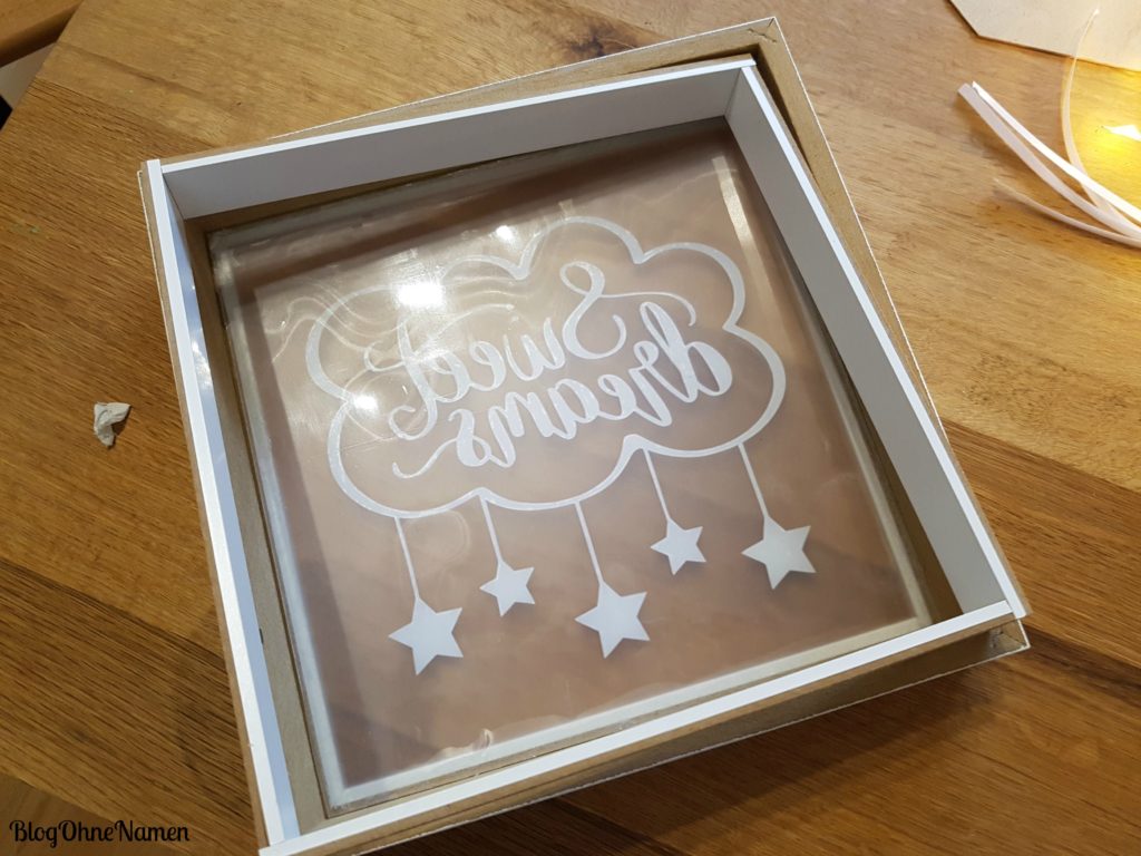 3d-bilderrahmen-mit-plottermotiv-und-sterntraumfolie-selbst-gestalten2