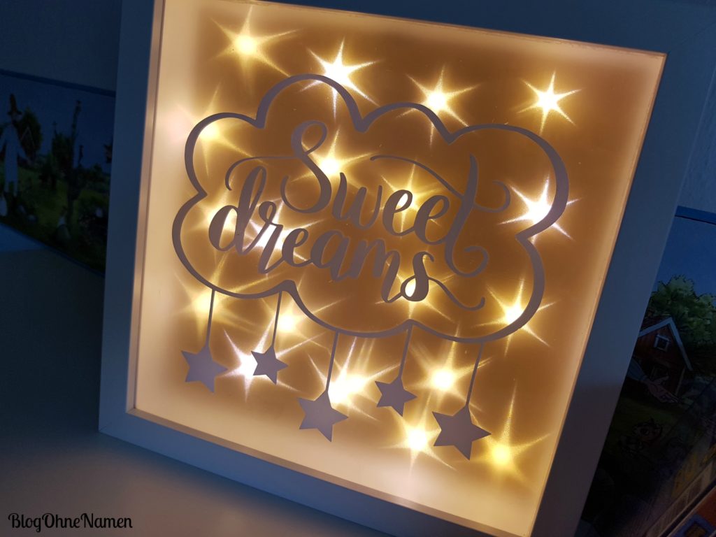 3d-bilderrahmen-mit-plottermotiv-und-sterntraumfolie-selbst-gestalten4