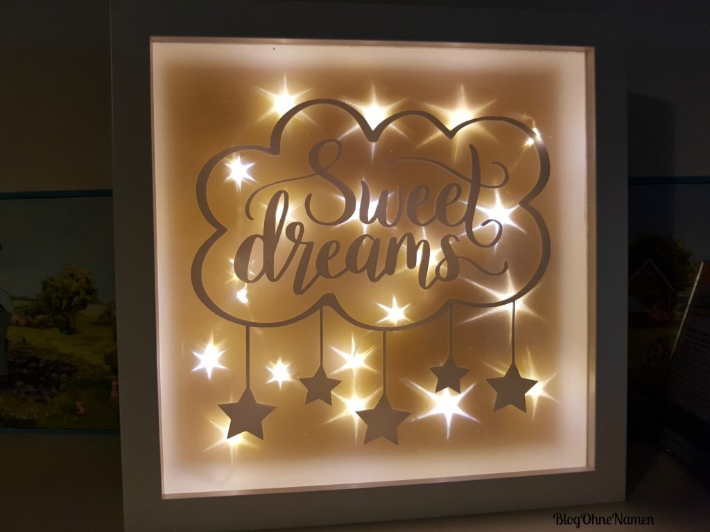 3d-bilderrahmen-mit-plottermotiv-und-sterntraumfolie-selbst-gestalten6