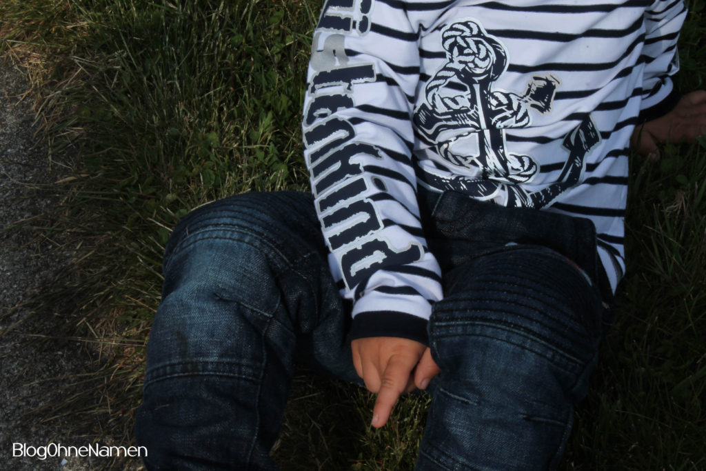 Maritimes T-Shirt für einen Jungen. Beplottet mit Bügelflex und reflektierender Flexfolie.