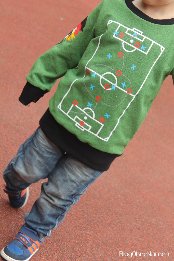 Unser Fußball Pullover zur Europameisterschaft 2016. ♥ Mit dem Plotter gestaltet.