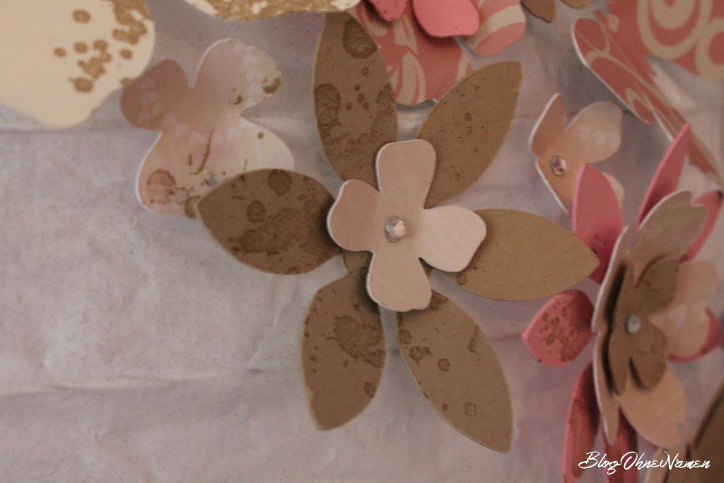 diy-papierlampe-mit-stempeln-und-stanzteilen-aus-papier-dekorieren-4