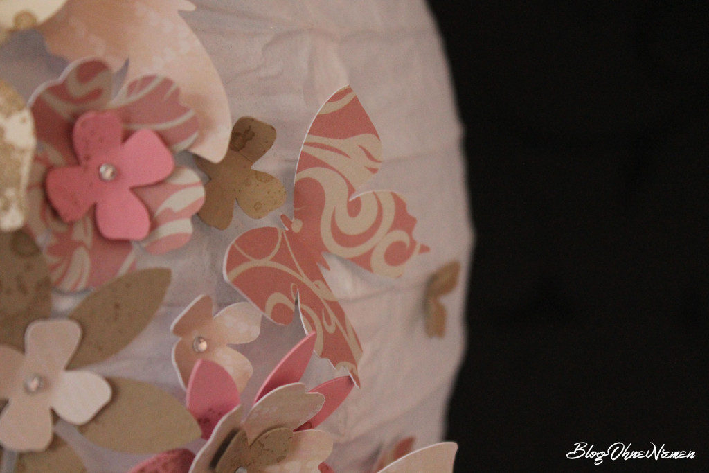 diy-papierlampe-mit-stempeln-und-stanzteilen-aus-papier-dekorieren-6