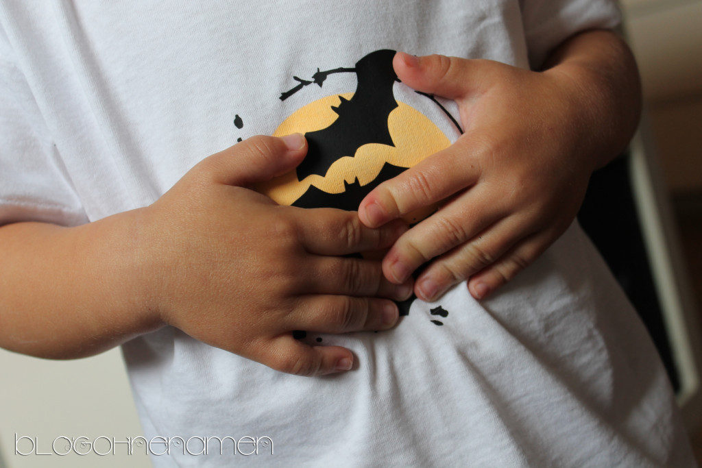 t-shirt-mit-fluoreszierender-textilfarbe-und-flexfolie-gestalten-halloween-ideen-2